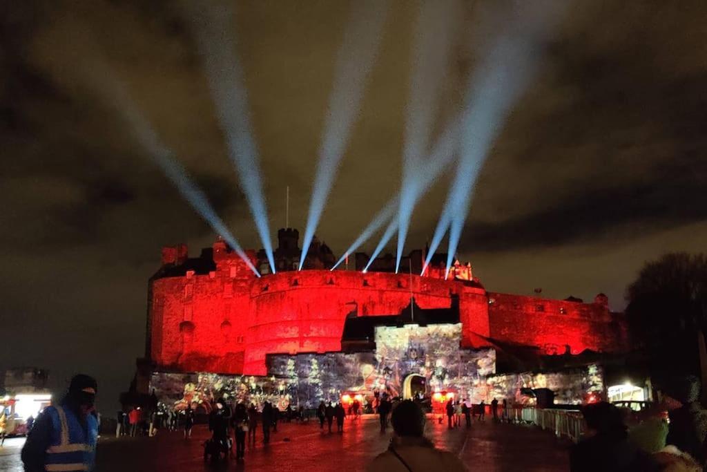 Royal Mile Apt, Just 1 Min From Edinburgh Castle! Luaran gambar