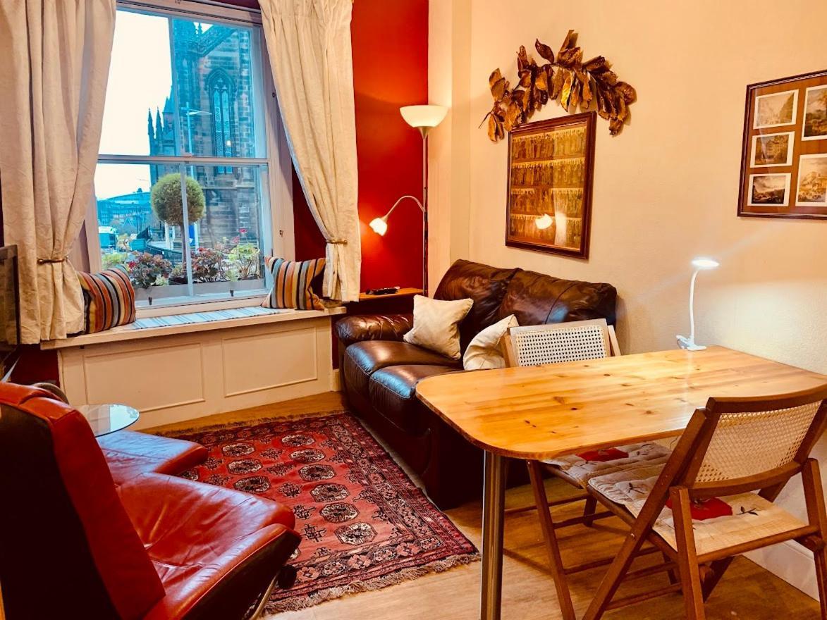 Royal Mile Apt, Just 1 Min From Edinburgh Castle! Luaran gambar